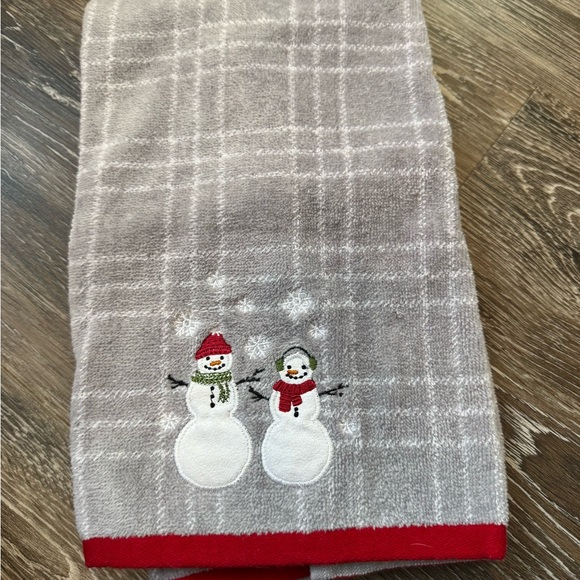 2 holiday towels - Picture 3 of 3